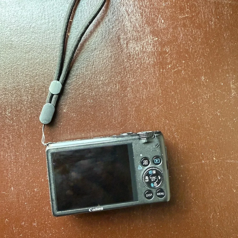 FOR PARTS: Canon S95